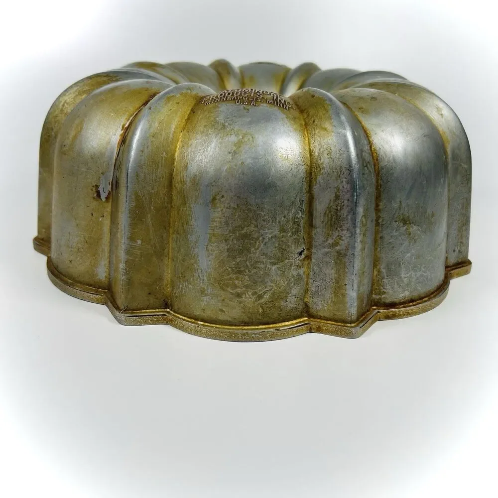 VTG Original Bundt Brand Northland Heavy Aluminum Fluted Tube Cake Pan USA 10 in